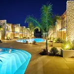 Utopia Blu فندق 4*