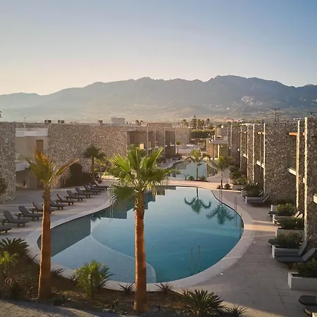 Utopia Blu 4*