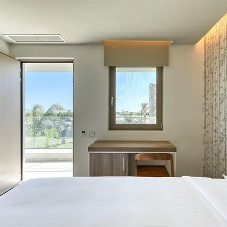 Utopia Blu 4*